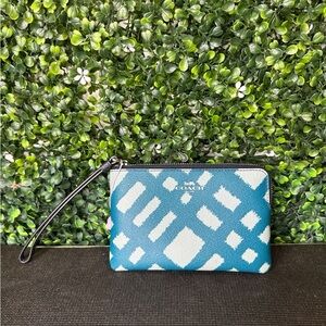 Coach Blue/White Wristlet Wild Plaid Cornflower cross grain leather